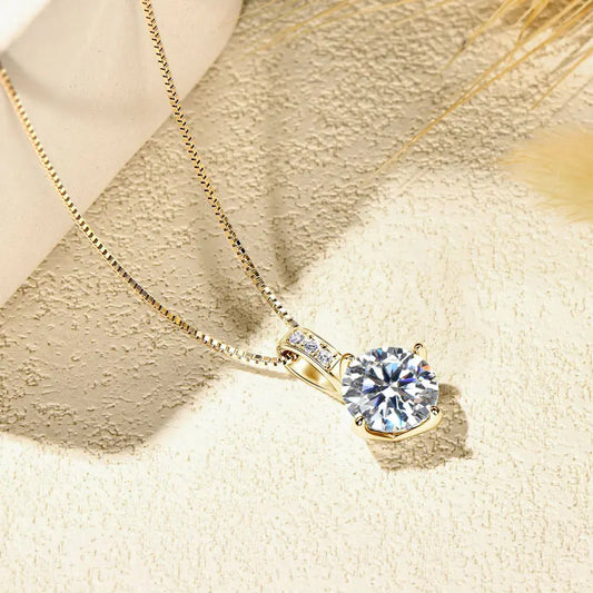 Moissanite Diamond Pendant Necklace in Silver 925 Quality